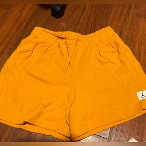Women’s loose-fit Jordan shorts